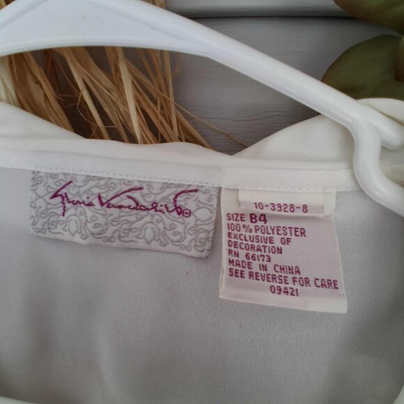VINTAGE GLORIA VANDERBILT BLOUSE--SIZE (B4) - Picture 2 of 13